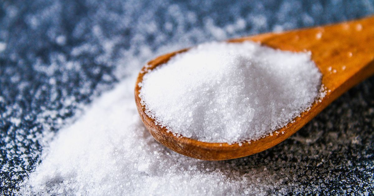 Salt crystals in a scoop